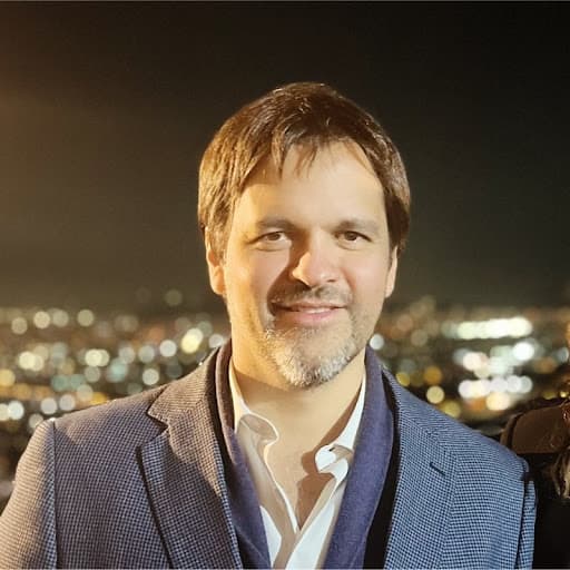 Ricardo Fernández Lenis, asesor de marketing